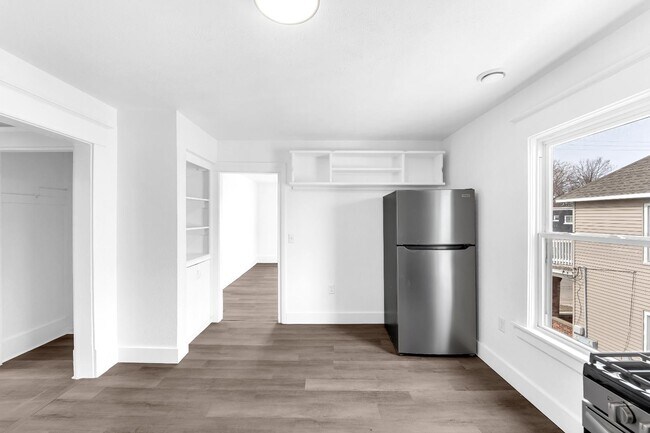 Foto del edificio - 1754 Godfrey Ave SW