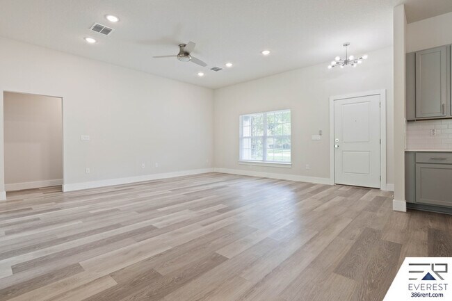 Building Photo - 51 Woodside Dr