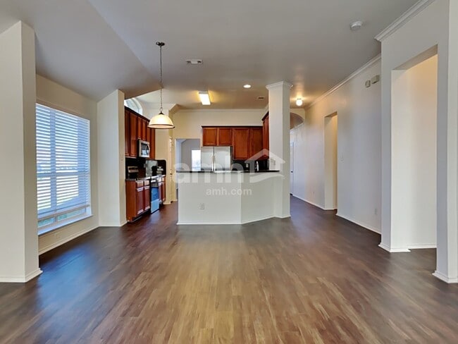 Foto del edificio - 515 Hampton Ct