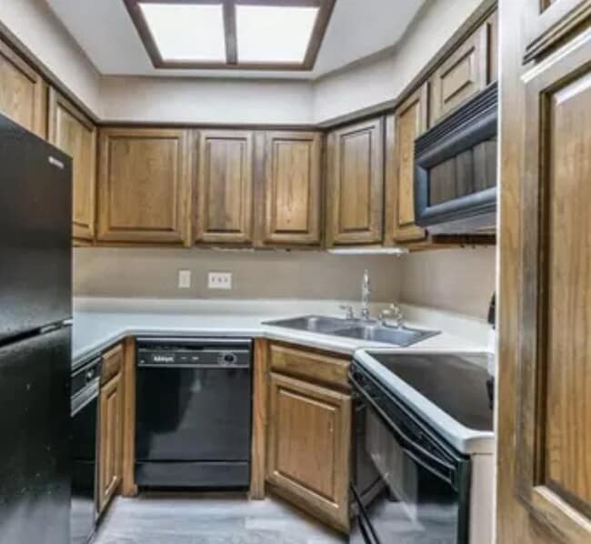 Foto del edificio - 921 Marine Dr