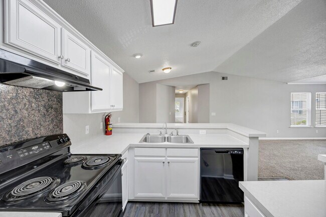 Foto del edificio - Basswood Apartment Homes