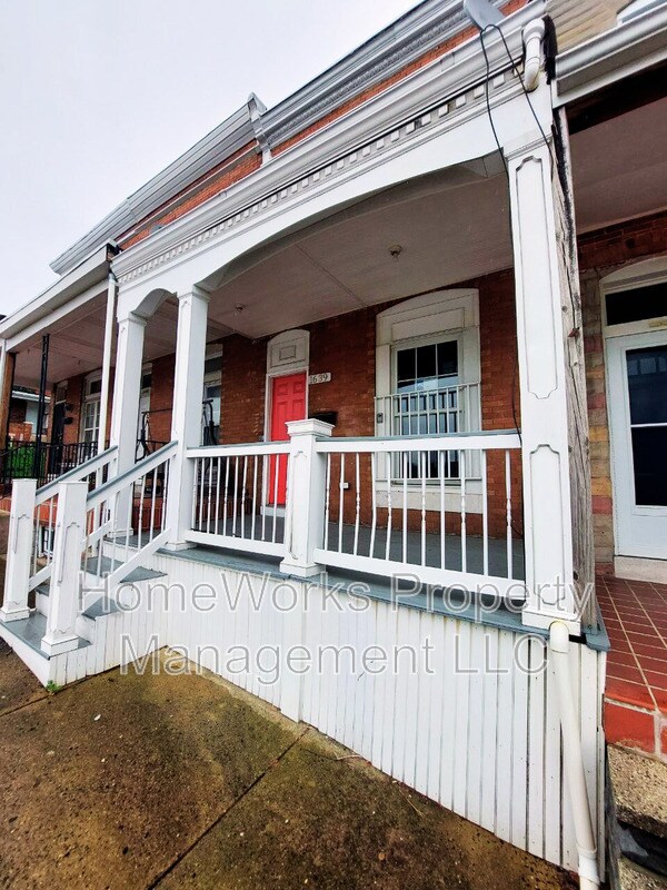 Building Photo - 1639 N Warwick Ave
