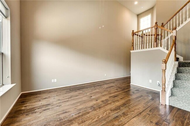 Building Photo - 8521 Heather Ridge Dr