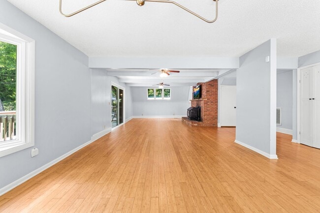 Building Photo - 864 Trojan Horse Cir