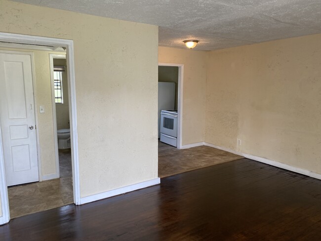 Building Photo - 19th Street SW Duplex