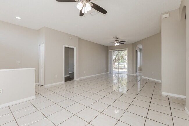 Foto del edificio - 1223 Alpine Lake Dr