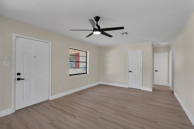 Building Photo - 7514 Mandarin Dr