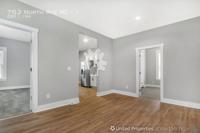 Building Photo - 763 N Ave NE