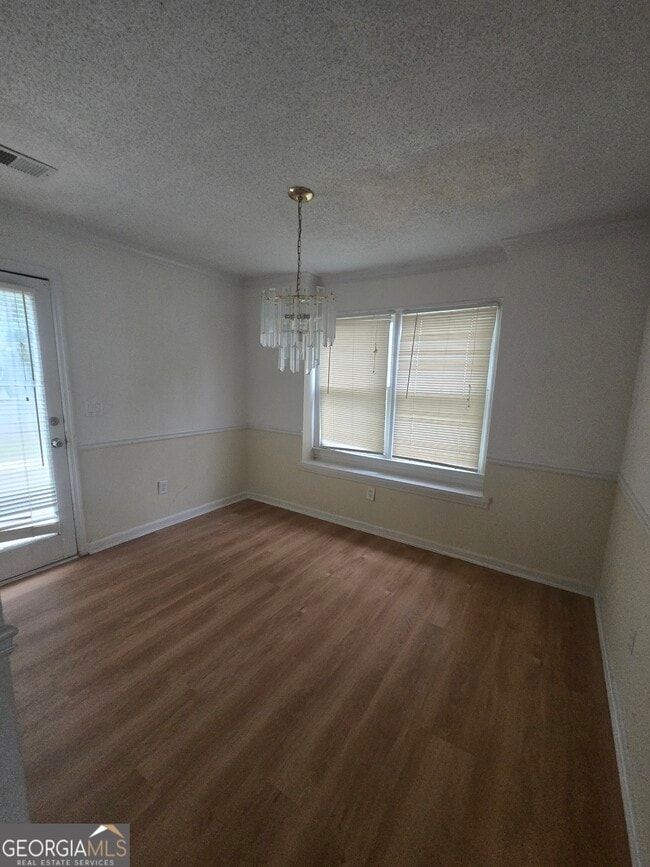 Foto del edificio - 3490 Runnymeade Dr