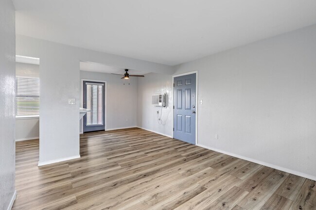 Foto del edificio - Beautifully Updated 1Bed / 1Bath Apartment Home