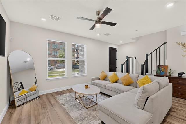 Foto del edificio - 605 Friendswood Dr