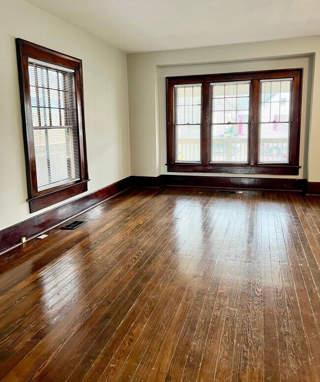 Foto del edificio - DEPOSIT MOVES YOU IN! No rent due until Ma...