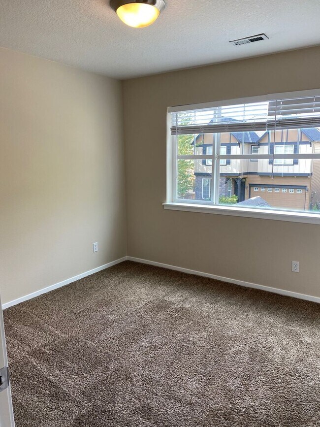 Building Photo - 64th Way House