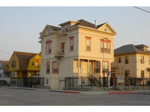 Foto del edificio - 850 6th Ave