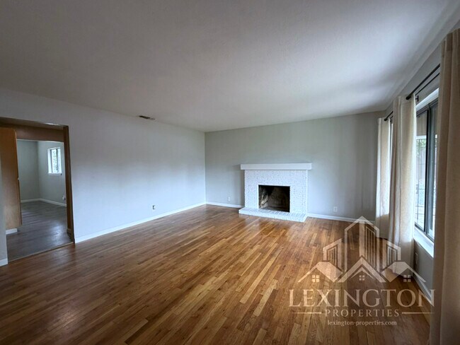 Foto del edificio - 7929 Old Auburn Rd