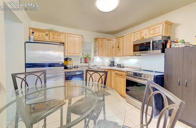 Photo - 121 Davie Dr House