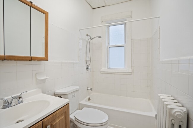 Building Photo - 156 Chestnut Ave