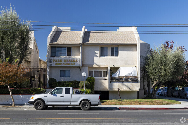 7631-7651 Reseda Blvd - Park Reseda Condominiums