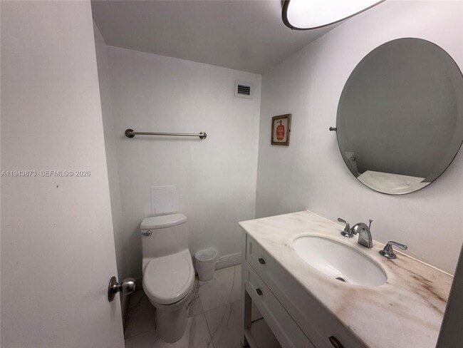 Foto del edificio - 5101 Collins Ave