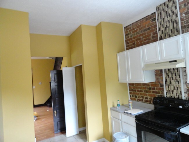 Building Photo - 1600 N Talbott St
