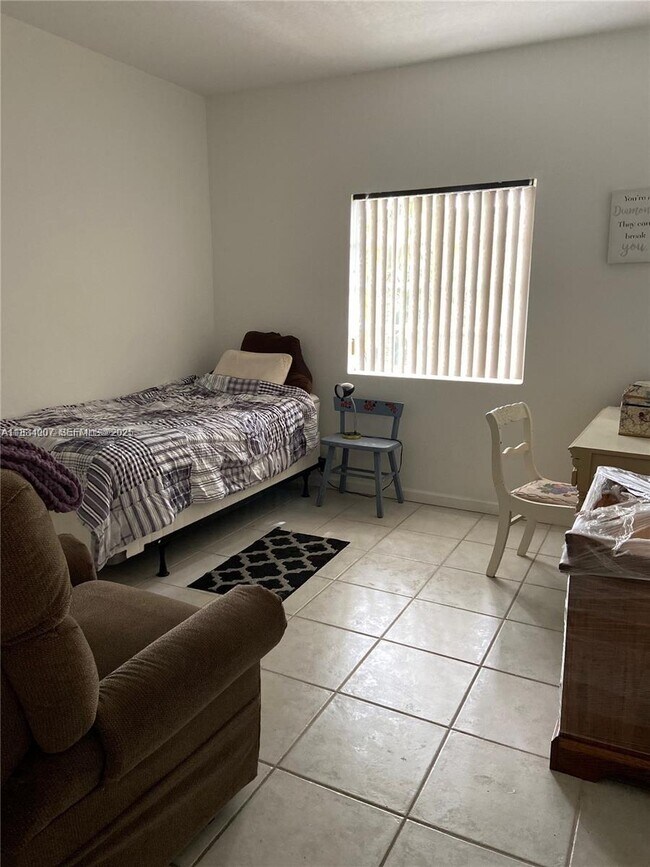 Foto del edificio - 4802 Washington St