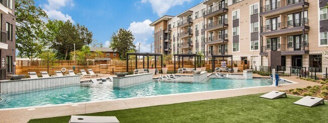 Building Photo - Stylish and Comfortable: Two-Bedroom Apart...