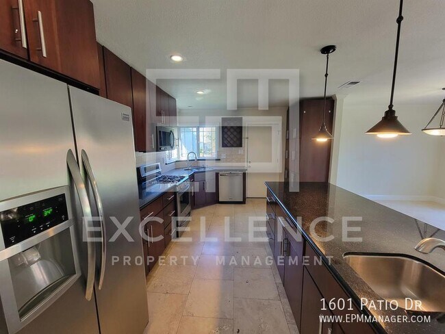 Building Photo - 1601 Patio Dr
