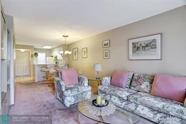 Building Photo - 2236 N Cypress Bend Dr