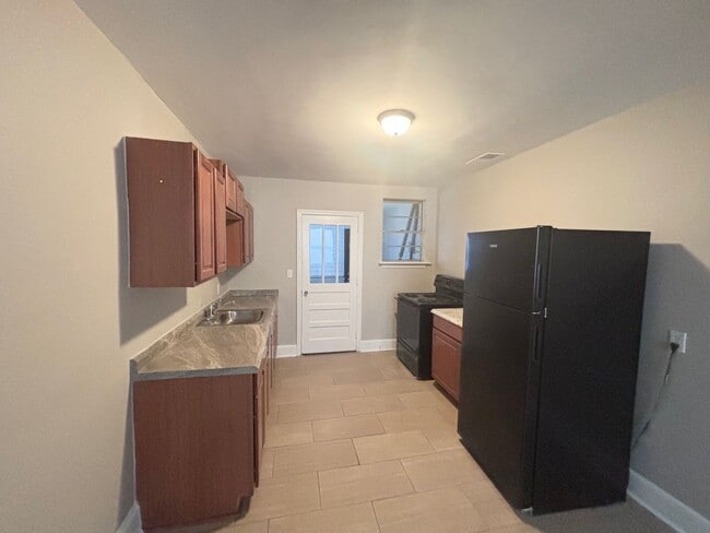 Foto del edificio - 938/940Woodlawn