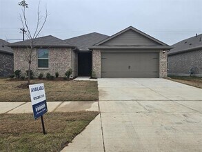 Building Photo - 1324 Stuarts Frst Dr