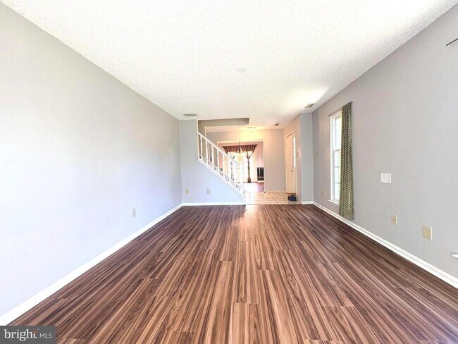 Foto del edificio - 54 Magnolia Dr