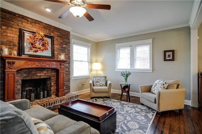Building Photo - Charming East Nashville Home – Walkable to Eastland Shops & Restaurants!