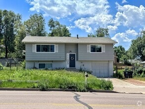 Building Photo - 1105 Mt View Ln