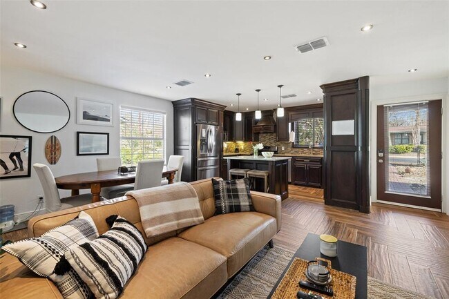 Foto del edificio - 1501 Broadmoor Dr