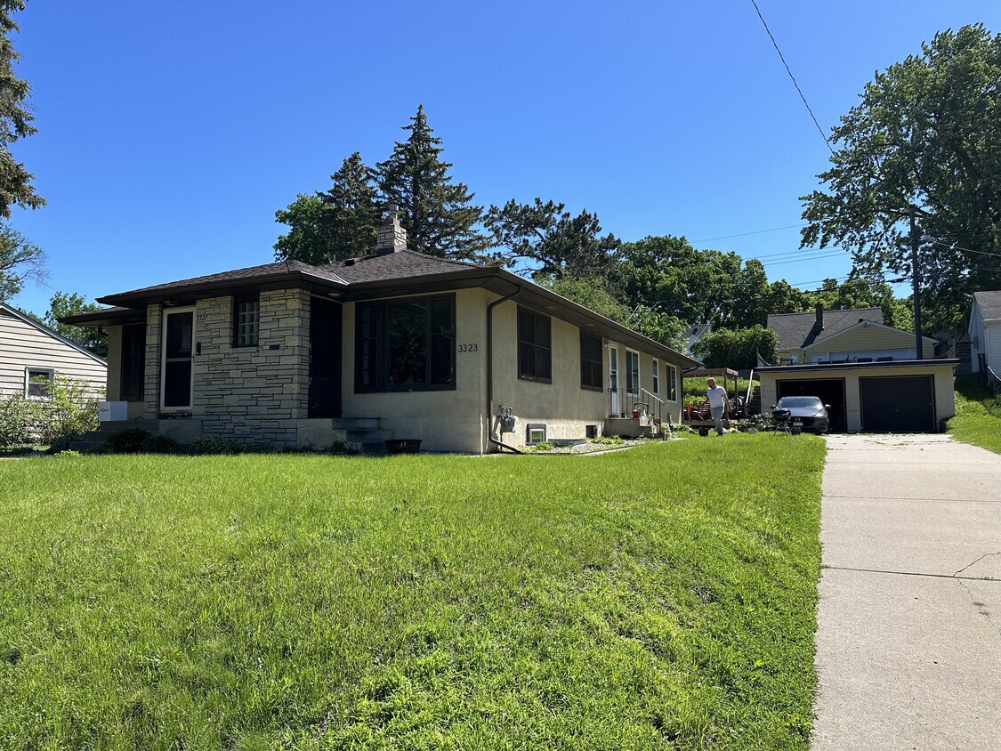 Primary Photo - 3327 Taylor St NE