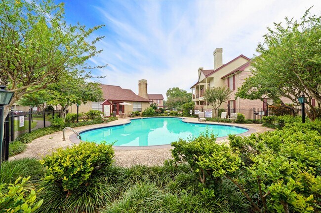 Building Photo - 2120 El Paseo St
