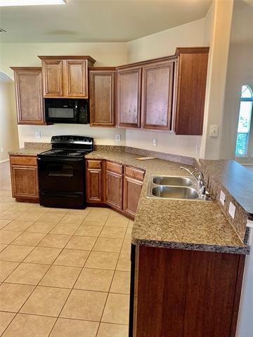 Building Photo - 1055 Hidden Lakes Way