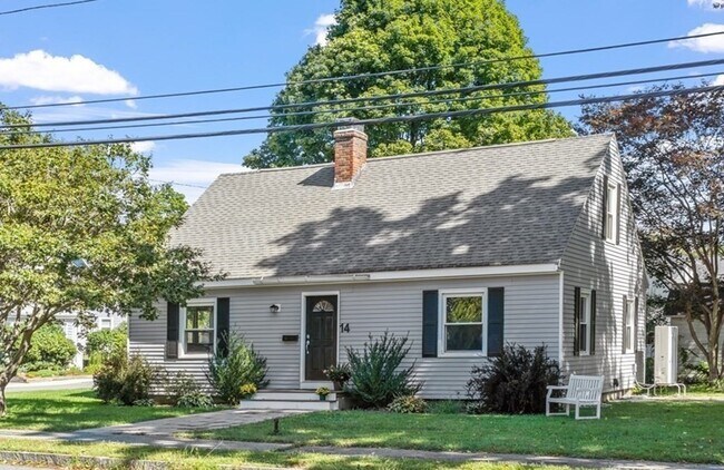 Building Photo - 14 Ruggles St