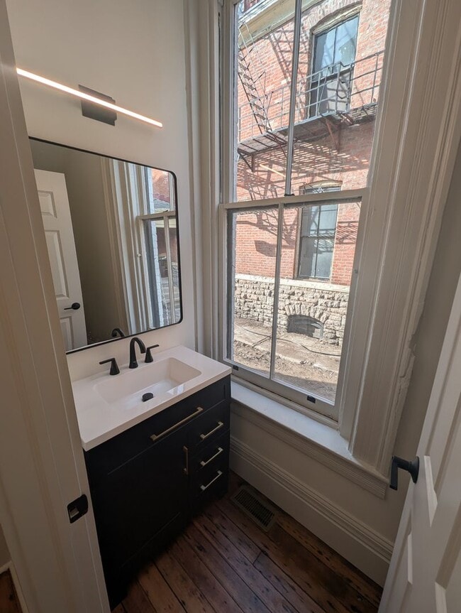 Foto del edificio - Recently Renovated 1-Bedroom, 1.5 Bath Apartment in Historic Covington