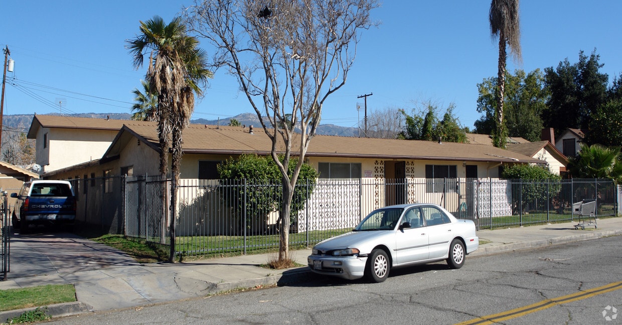 Primary Photo - 640 W 20th St