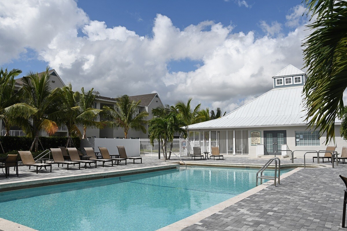 Flats on the Green Apartments Tamarac, FL