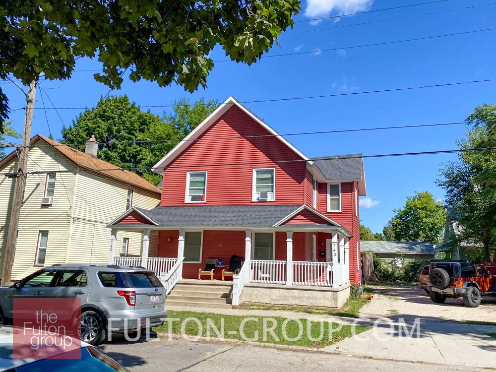 Primary Photo - 745 Veto St NW