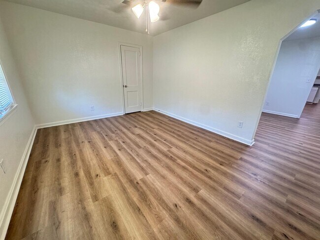 Foto del edificio - 4142 Bellamy St