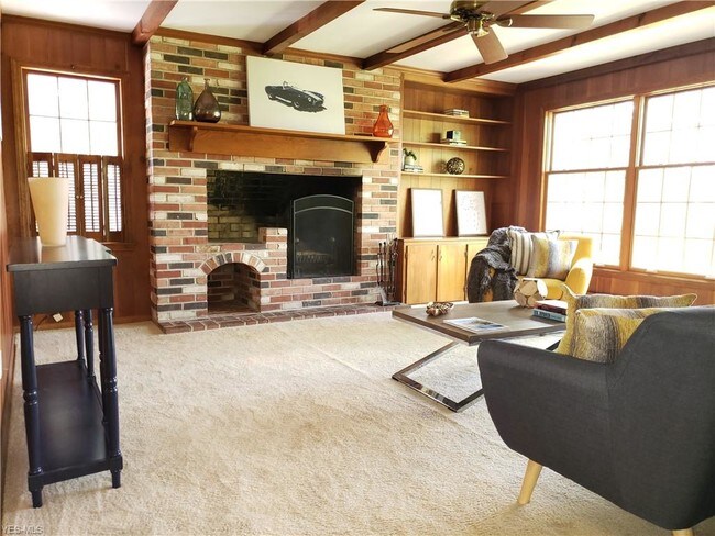 Building Photo - 55 Paw Paw Lake Dr