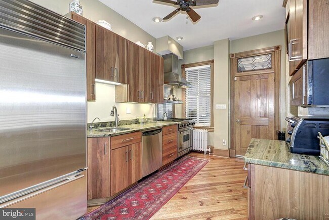 Foto del edificio - 2712 P St NW