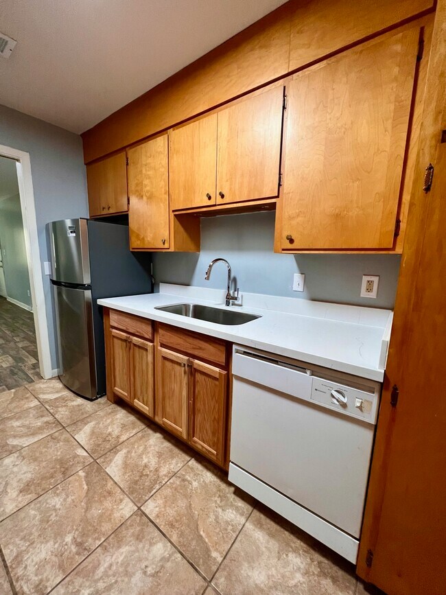 Foto del edificio - 4223 Hawthorne Ct