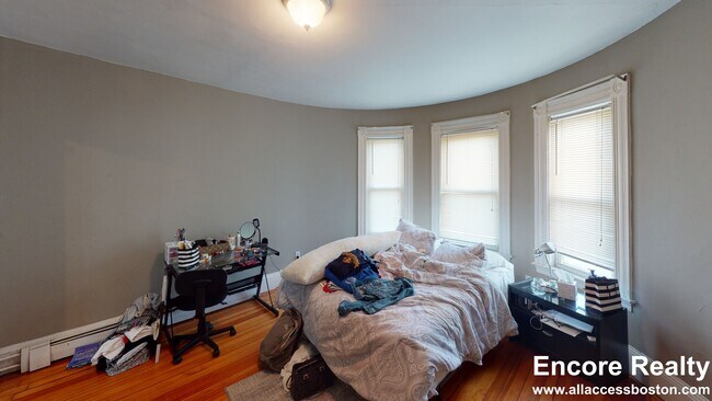 Foto del edificio - 71-73 Chestnut Hill Ave. Unit 73