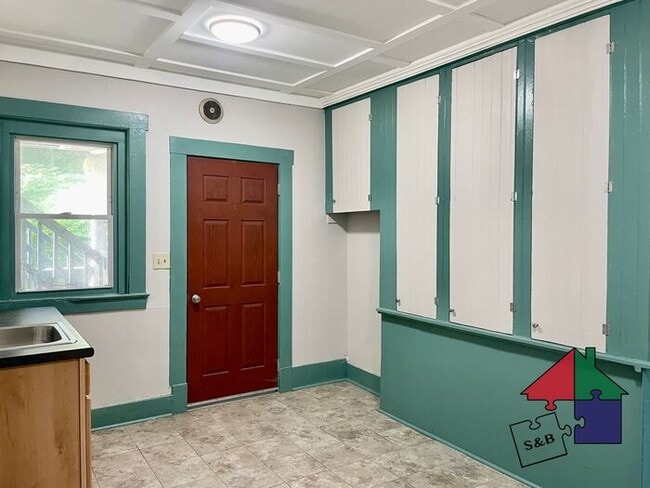 Building Photo - First Floor 1BR in Montpelier - Pets Negotiable!