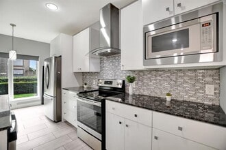 Building Photo - 20 Evanston St