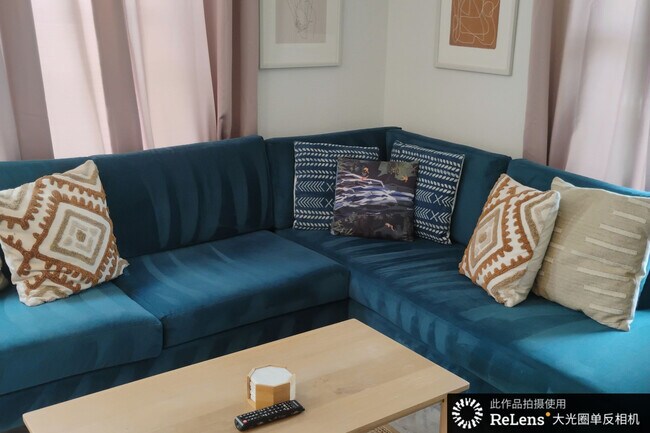 Foto del edificio - Room in Townhome on Norah Dr